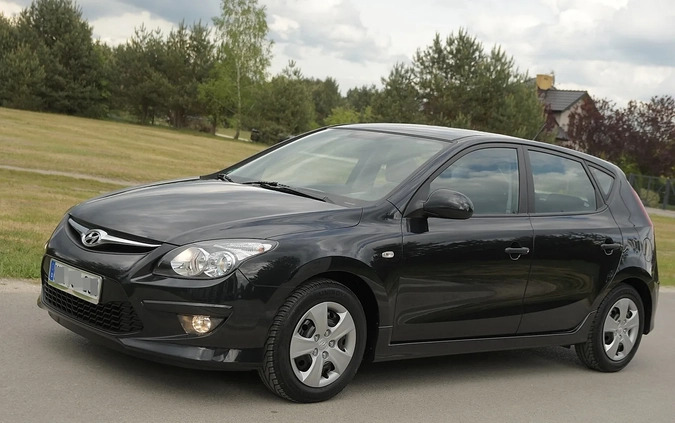 Hyundai I30 cena 22900 przebieg: 204000, rok produkcji 2010 z Ujście małe 704